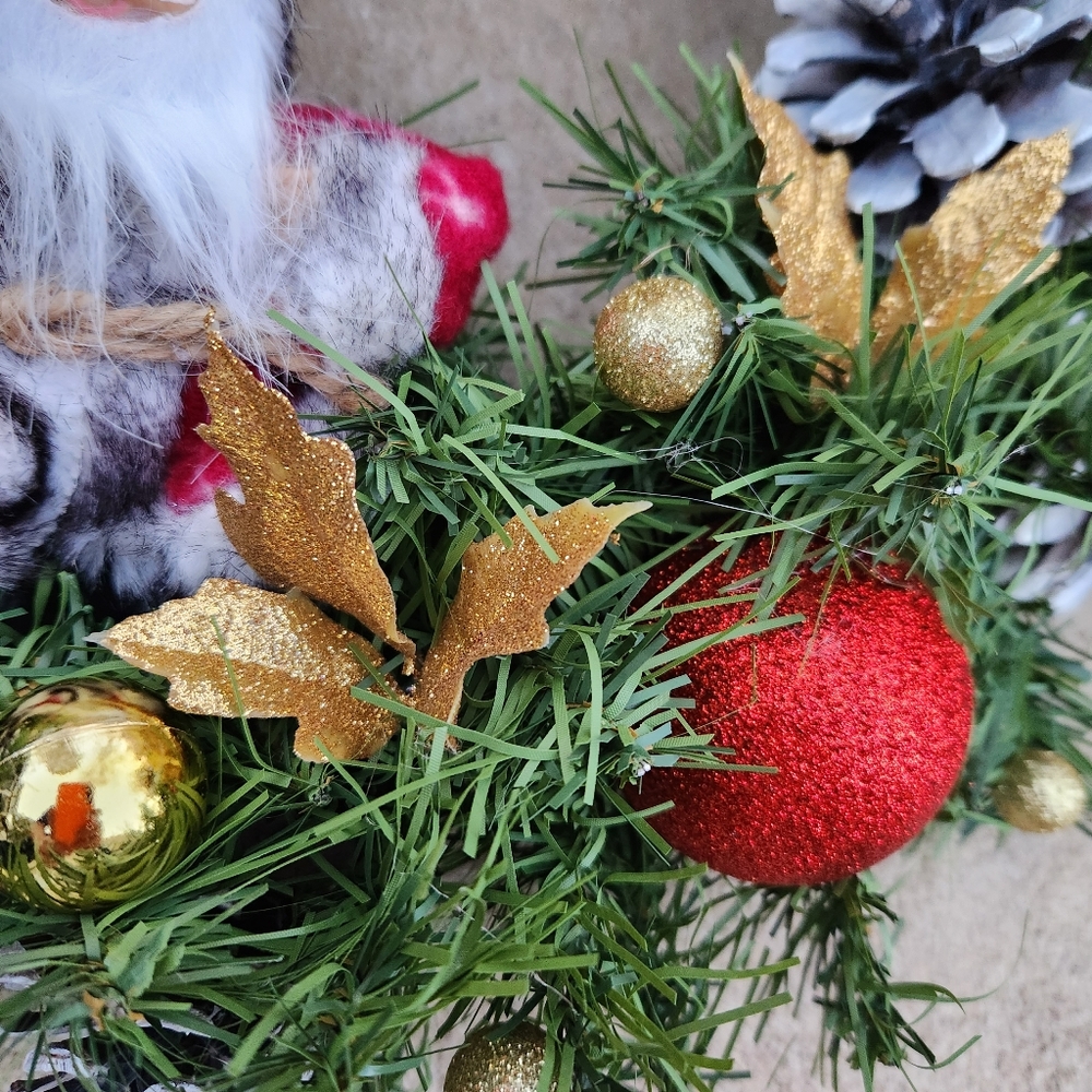 Handmade Snowflakes & Pinecones Santa Christmas Wreath - Picture 7 of 8